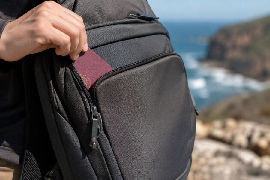 10 Best Anti-Theft Daypacks for Solo Travellers Exploring Australia in 2026 rooroo10