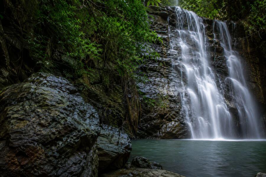 breathtaking-waterfalls-tropical-north-queensland