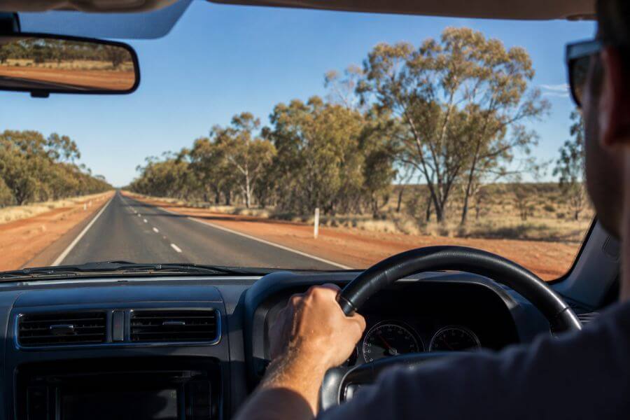 Read more about the article Driving in Australia on a US Licence: Left-Side Rules and Outback Safety
