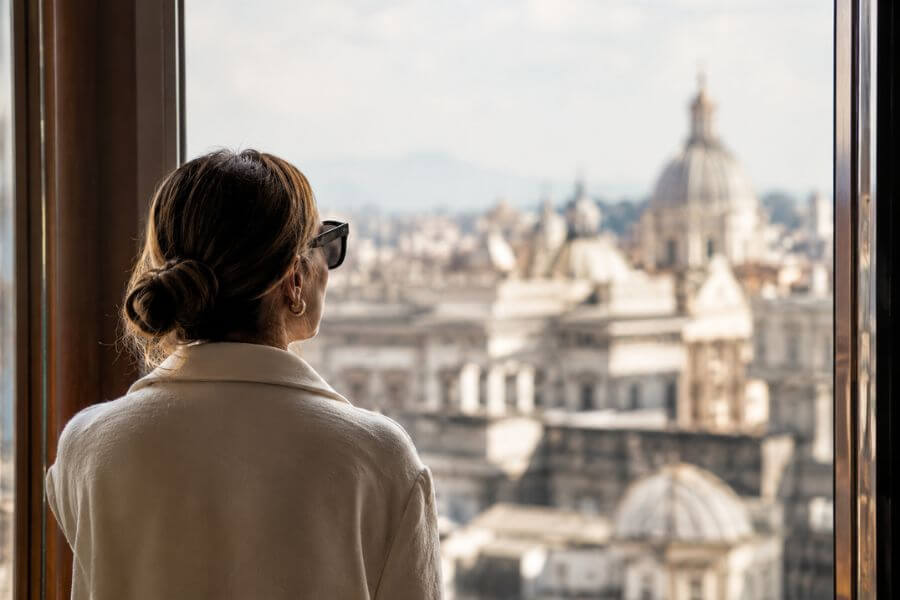 Read more about the article A Masterclass in High-End Solo Travel: Safety, Splurging, and Navigating the Globe Alone