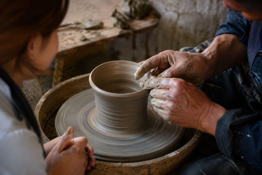 Read more about the article Sight-Doing vs. Sight-Seeing: Immersive Local Workshops Worth Traveling For
